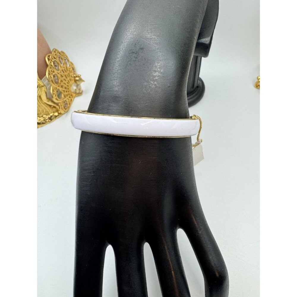 Beautiful Vintage White Acrylic And Gold Tone Bangle Bracelet Signed Joel Powell